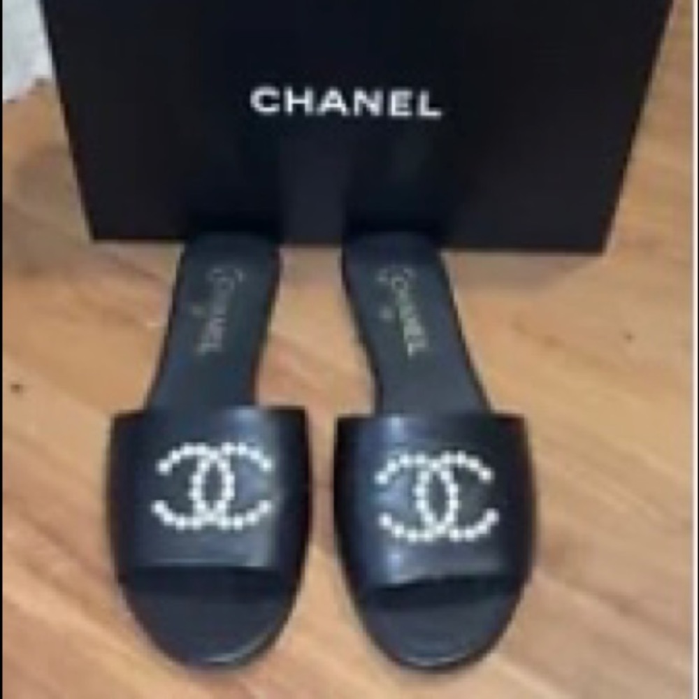 Chanel Pearl Sandal flats/mules